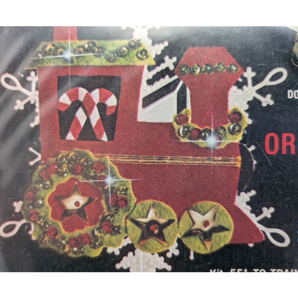 EDNA LOONEY Needleart Kit Christmas Tree Ornament 6in Double Sided Felt Sequin